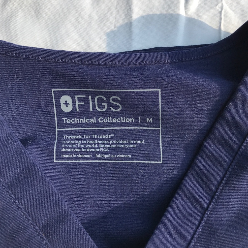 Figs Catarina Navy scrub top-Size Medium - Picture 5 of 6